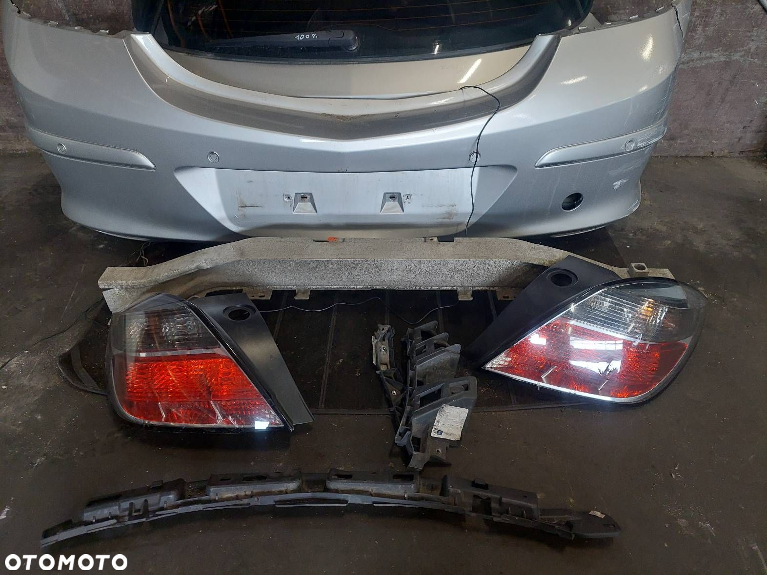 KOMPLETNY TYŁ KLAPA BAGAŻNIKA ZDERZAK LAMPY OPEL ASTRA H 3D GTC Z157 - 2