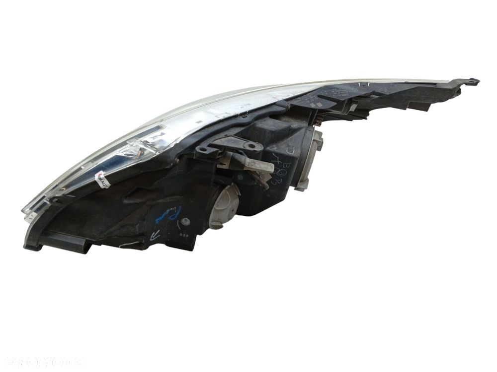 LAMPA PRAWY PRZÓD TOYOTA AVENSIS T27 LIFT (2012-2015) 1.8 VALVEMATIC 147KM 10000-17685 - 9