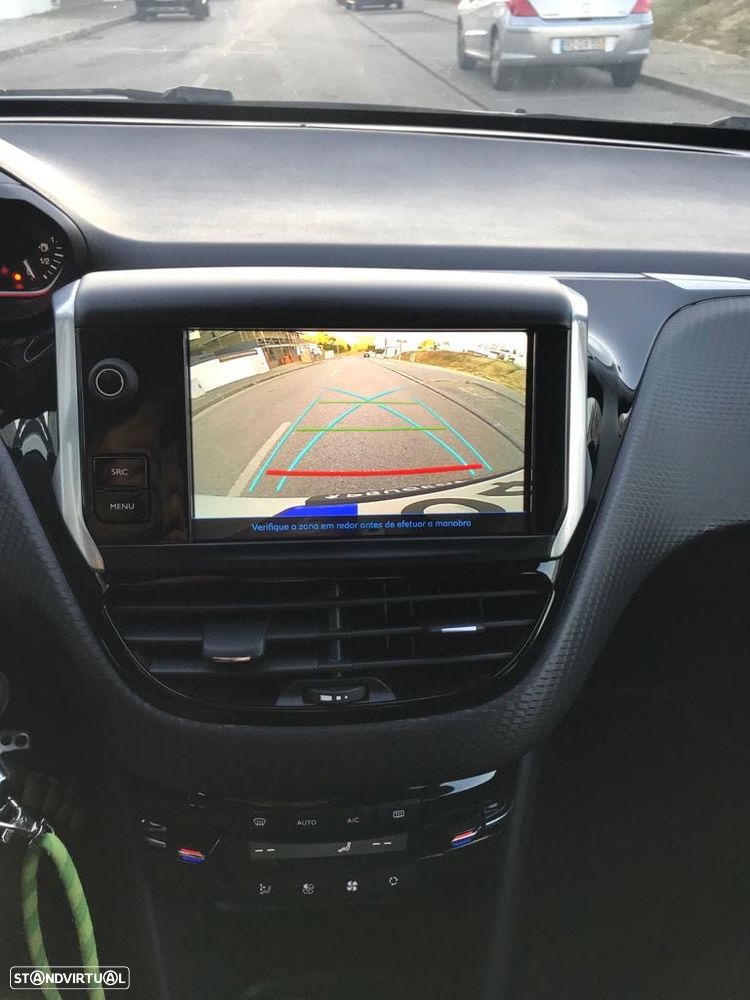 Peugeot 2008 1.2 PureTech GT Line - 9