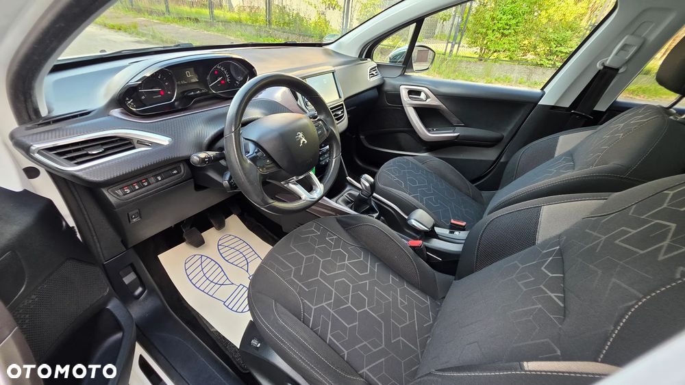 Peugeot 2008 1.5 BlueHDi Style - 17