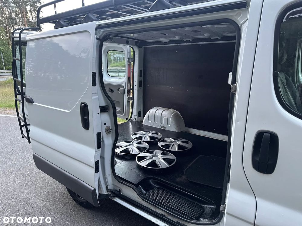 Opel Vivaro - 24