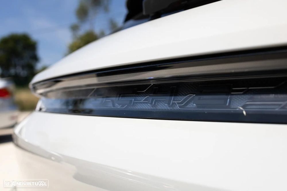 Porsche Taycan Cross Turismo 4 - 36