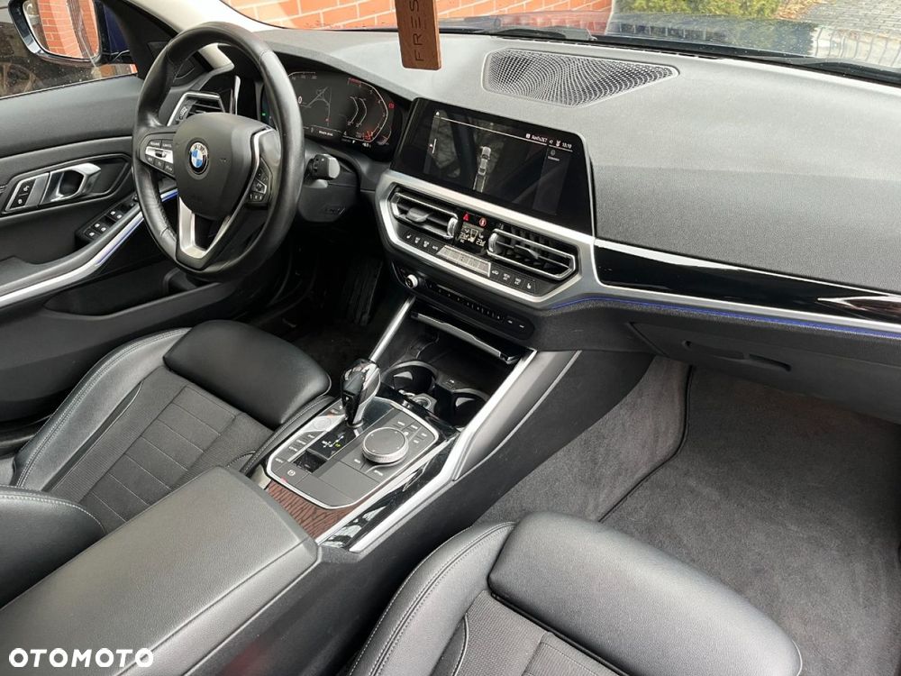 BMW Seria 3 330i - 8