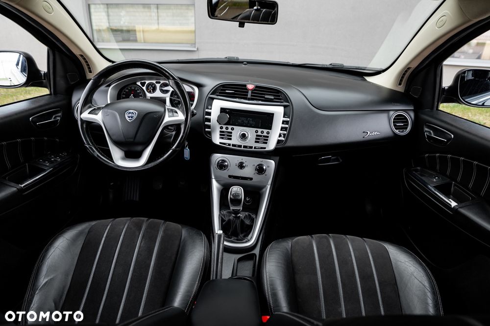 Lancia Delta 1.4 T-Jet Argento Euro5 - 27