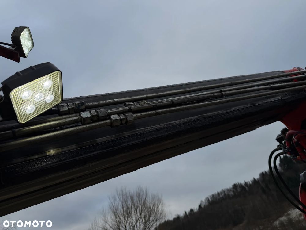 Manitou MLT523  Ładowarka teleskopowa 5m Wysięg 2,3 tony udzwig. Posuw wideł Hydrauliczny oraz rozsuwanie wideł hydr. Szybko-złącze hydrauliczne. 2x kamera PERKINS silnik TURBO  z Komuny Norweskiej! Jak Nowa 4287 mtg Zero luzów wycieków SERWISOWANA w  DEKRA.  Opony jak Nowe. Napęd 4x4 Hydrostatic REWERS - 26