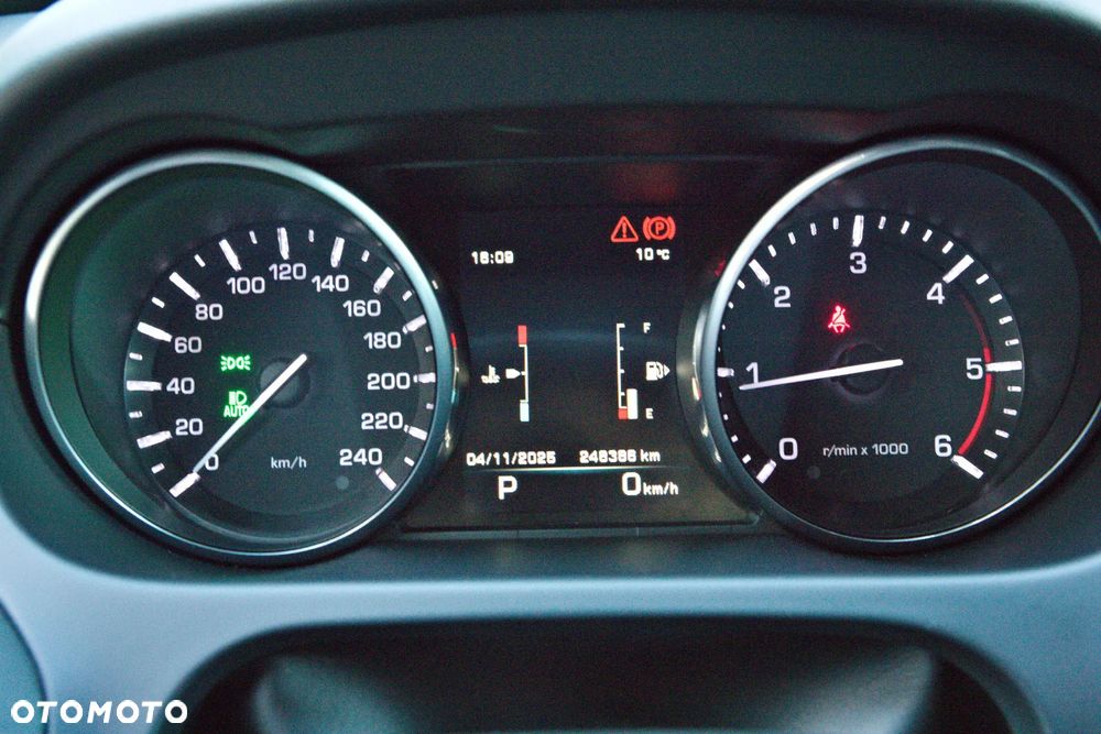 Land Rover Discovery Sport 2.0 TD4 HSE - 29