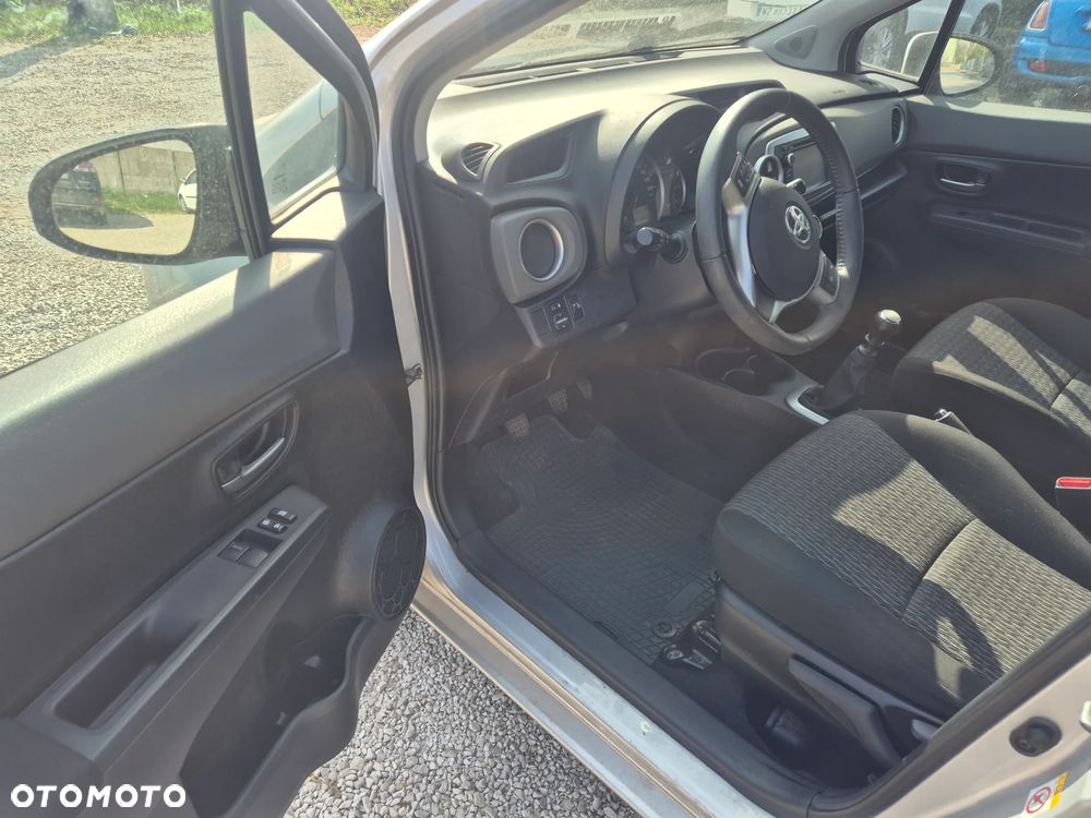 Toyota Yaris 1.33 Premium - 9