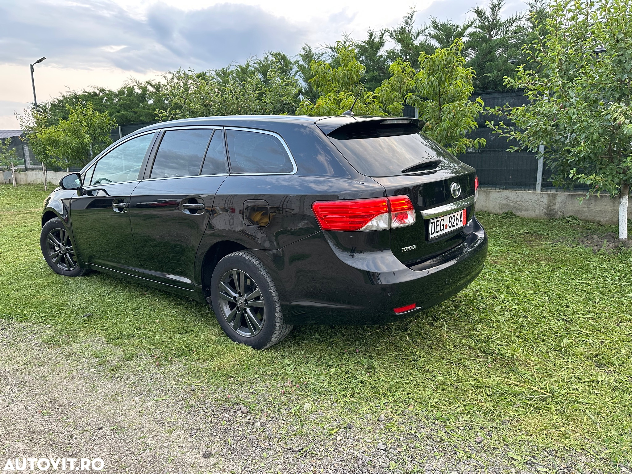 Toyota Avensis Combi 2.0 D-4D Comfort - 4