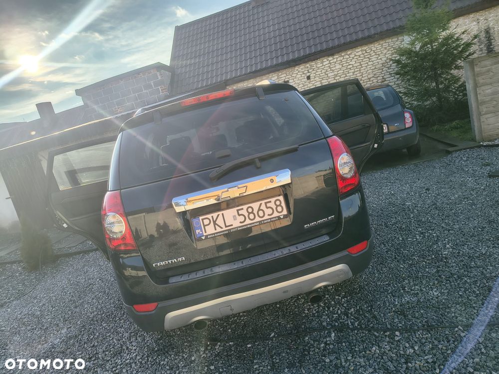 Chevrolet Captiva 2.4 LS 5os - 3