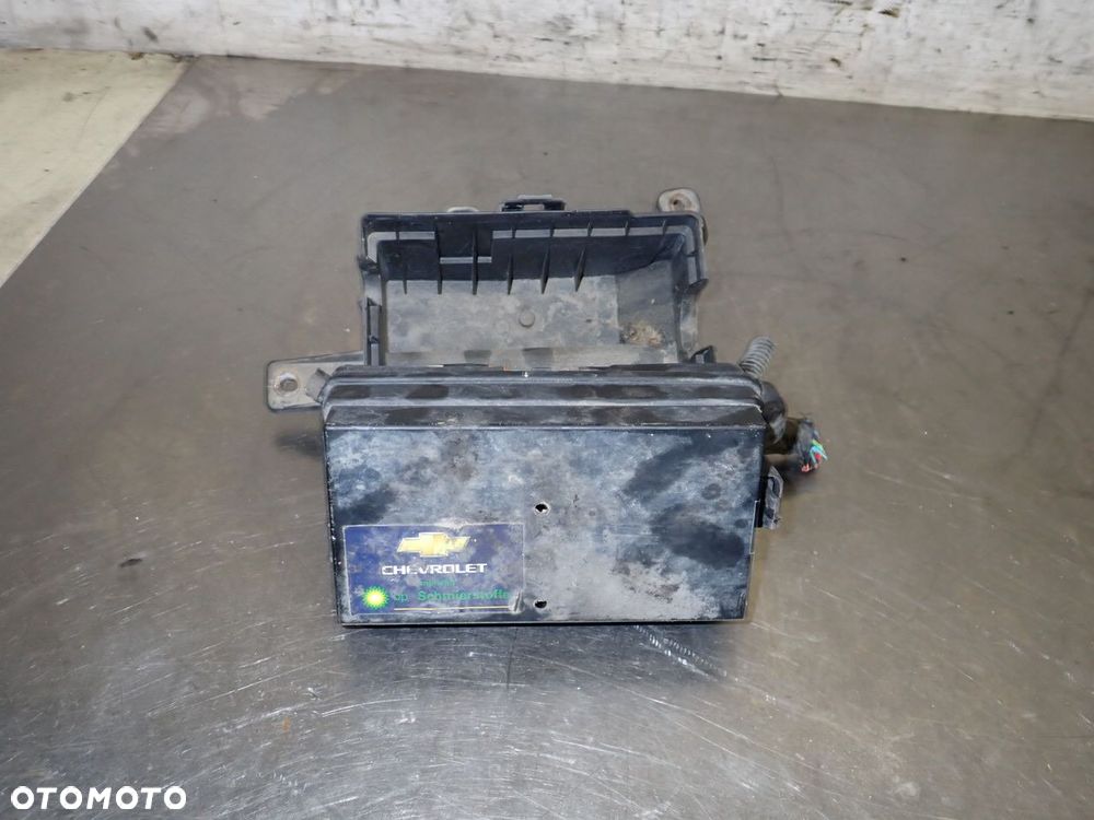SKRZYNKA BEZPIECZNIKÓW CHEVROLET AVEO 1.2 96867123 - 2