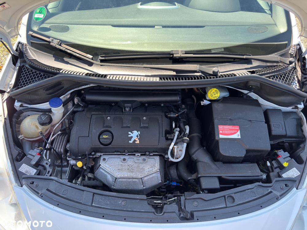 Peugeot 207 1.4 16V Trendy - 29