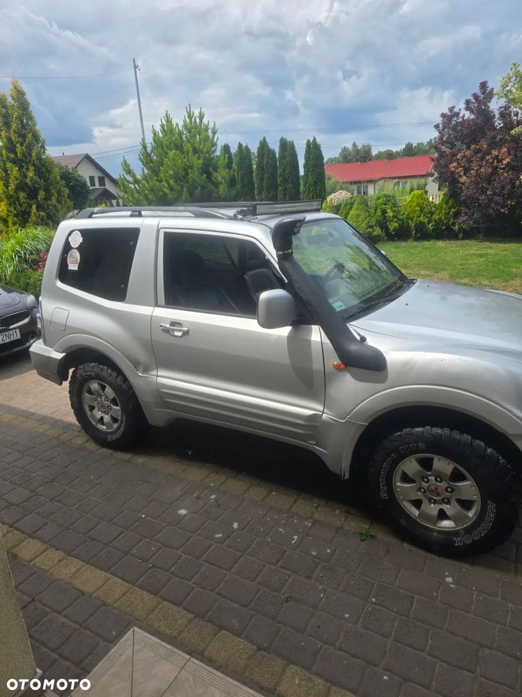 Mitsubishi Pajero - 2
