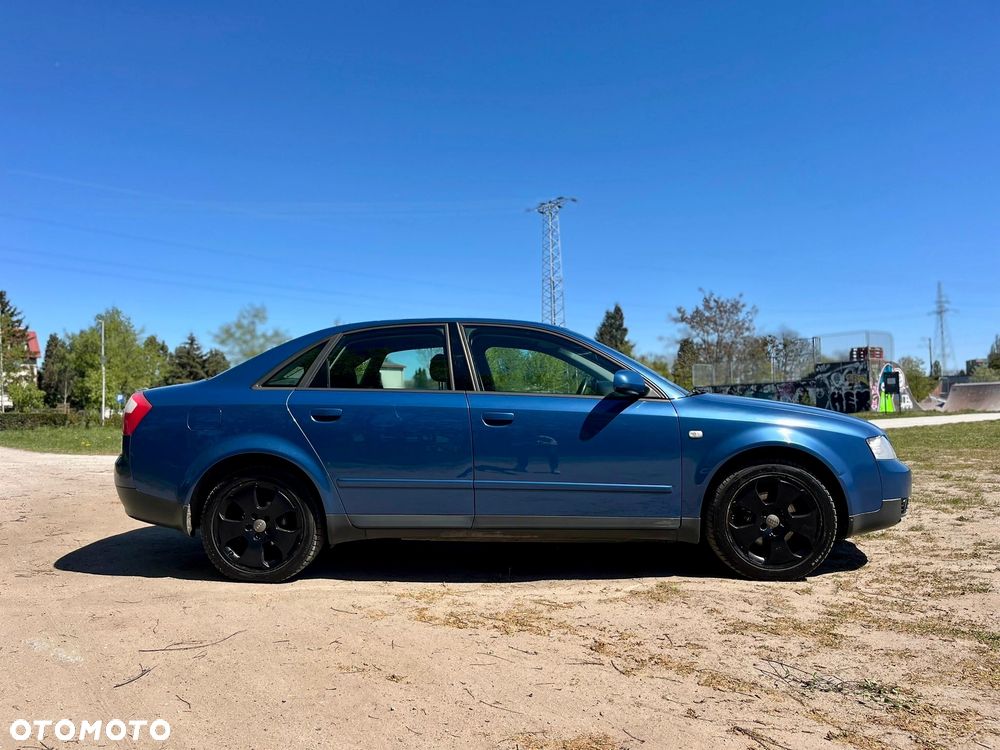 Audi A4 Limousine - 4