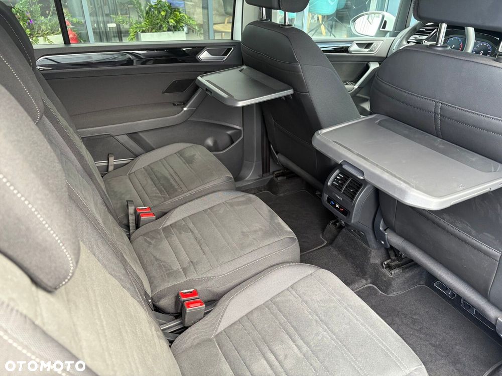 Volkswagen Touran - 16