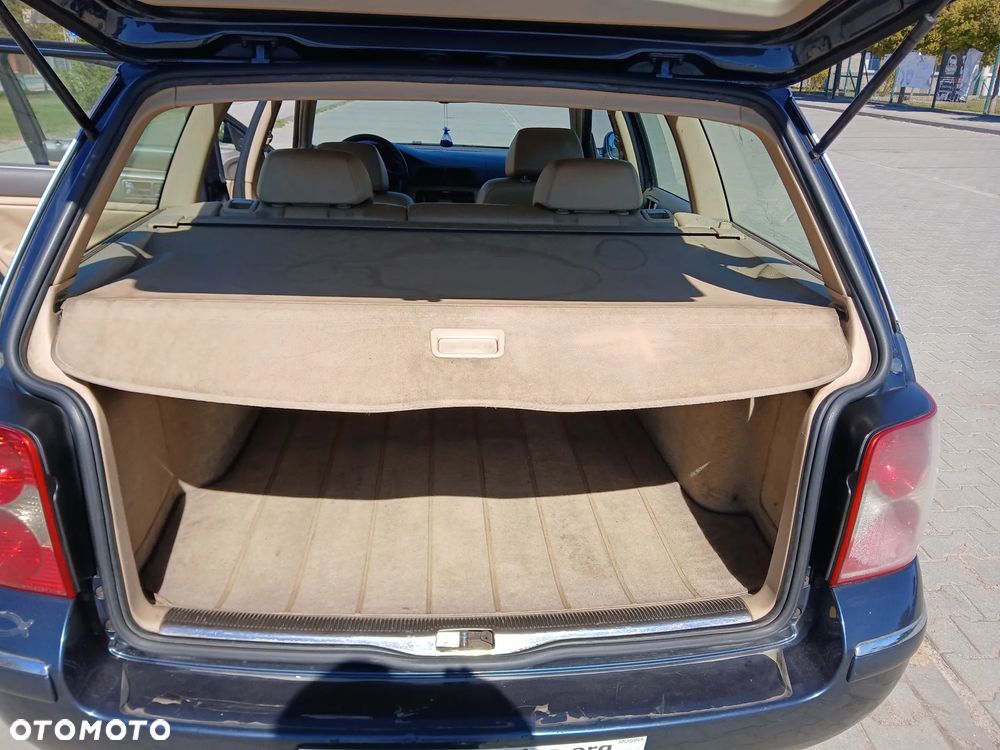 Volkswagen Passat 2.5 TDI V6 Comfortline - 11