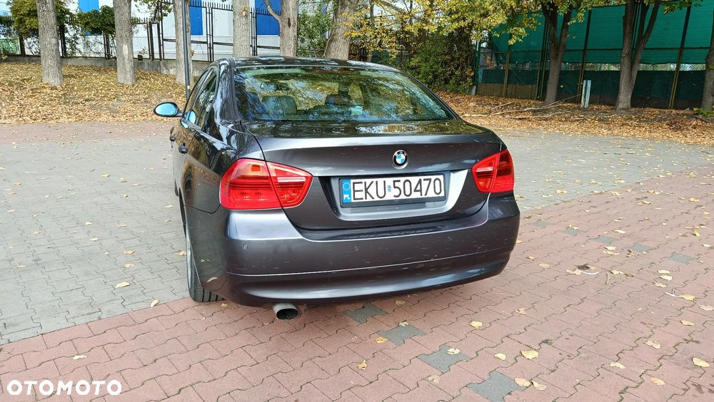 BMW Seria 3 318i - 18