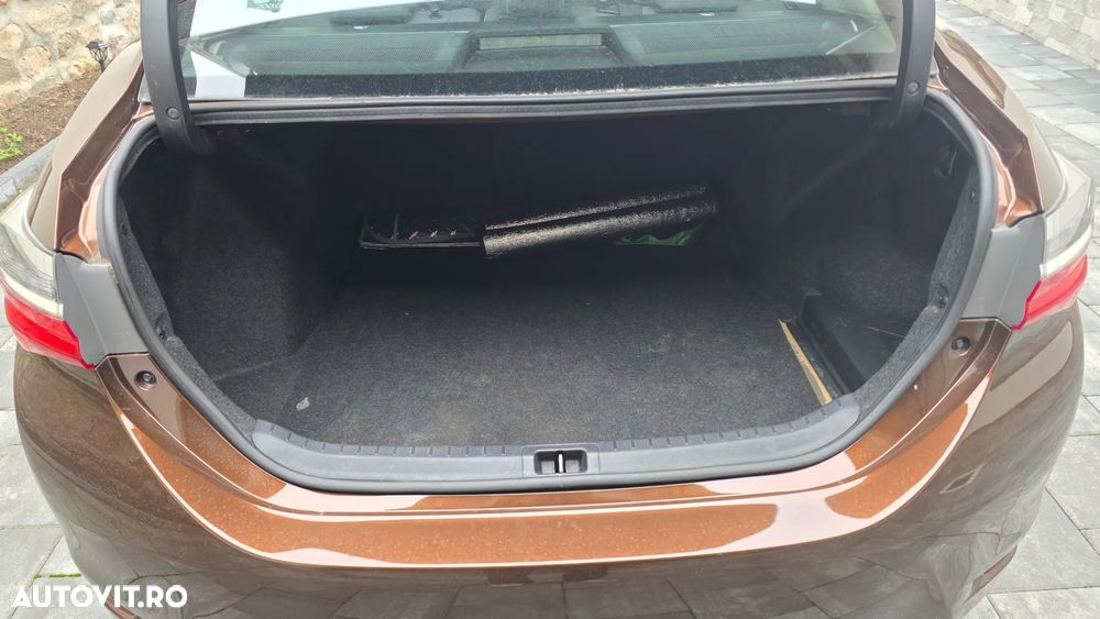 Toyota Corolla - 10