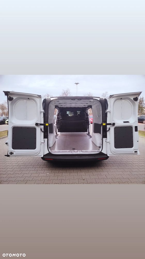 Maxus deliver 7 - 6