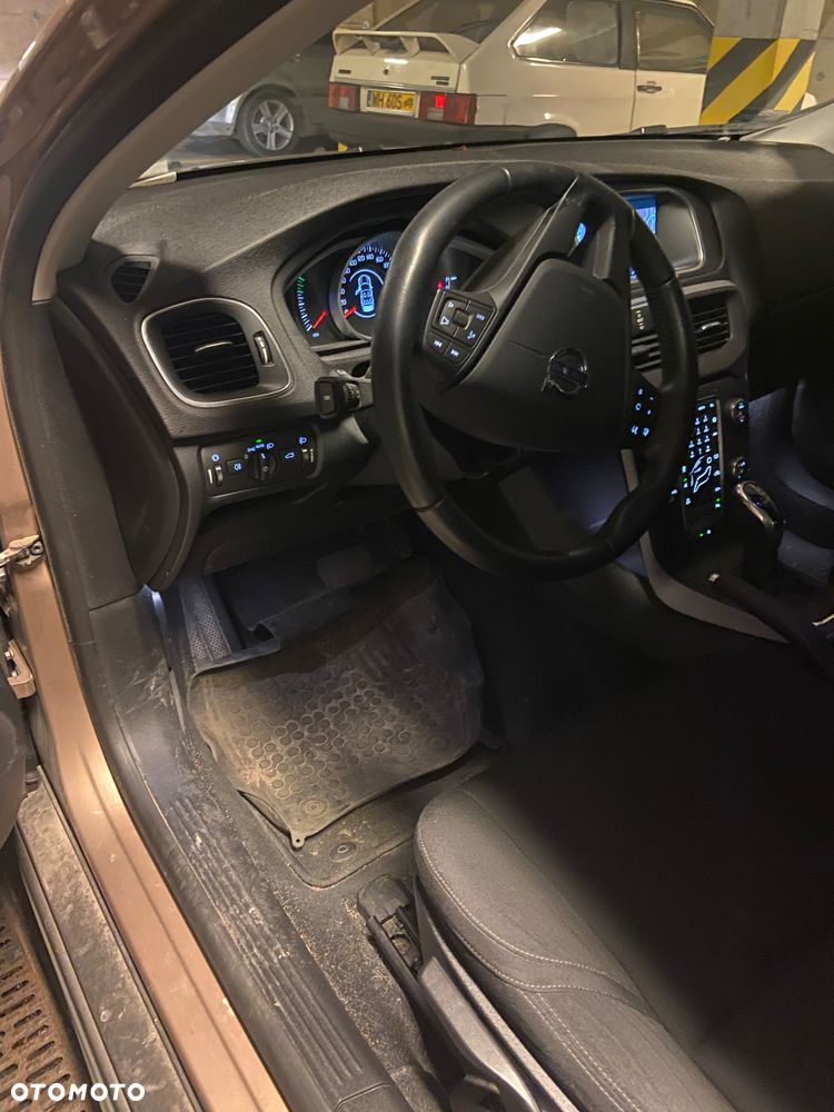Volvo V40 Cross Country T3 Drive-E Momentum - 6
