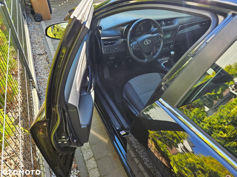 Toyota Avensis - 15