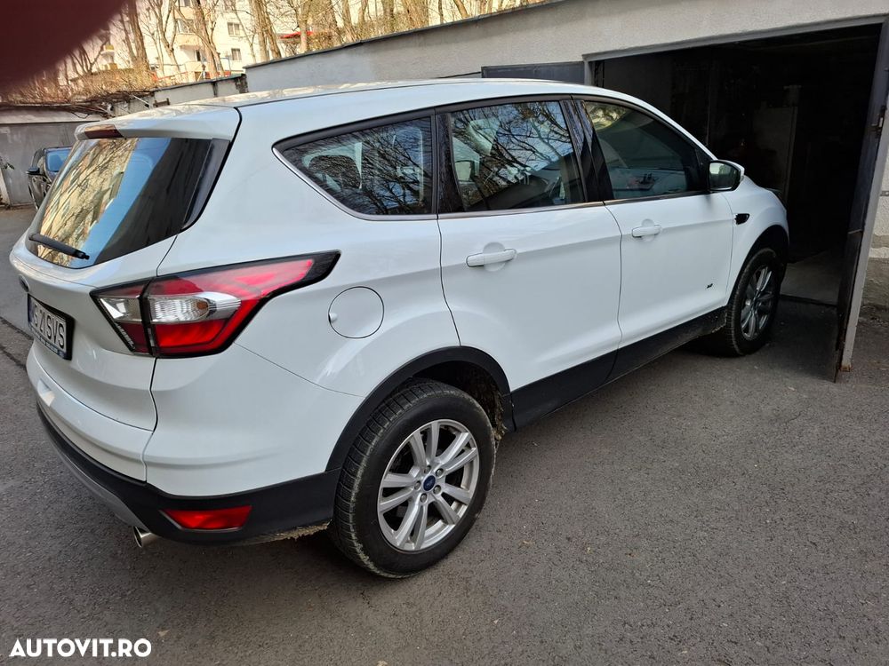 Ford Kuga 2.0 TDCi 4WD Powershift ST-Line - 6