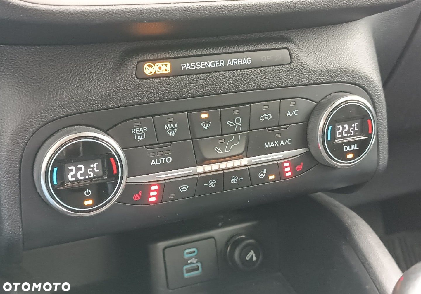 Ford Kuga - 26