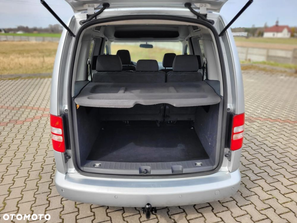 Volkswagen Caddy Highline DSG - 32