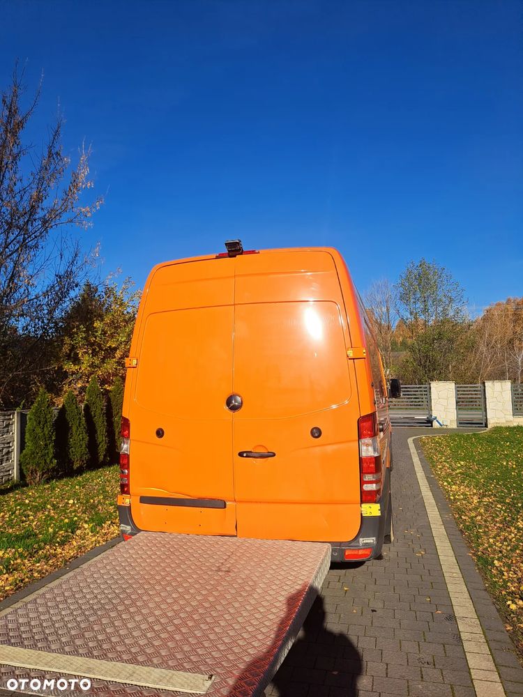 Mercedes-Benz Sprinter 319 - 4