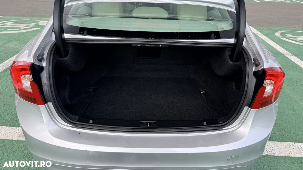 Volvo S60 D5 Summum - 16
