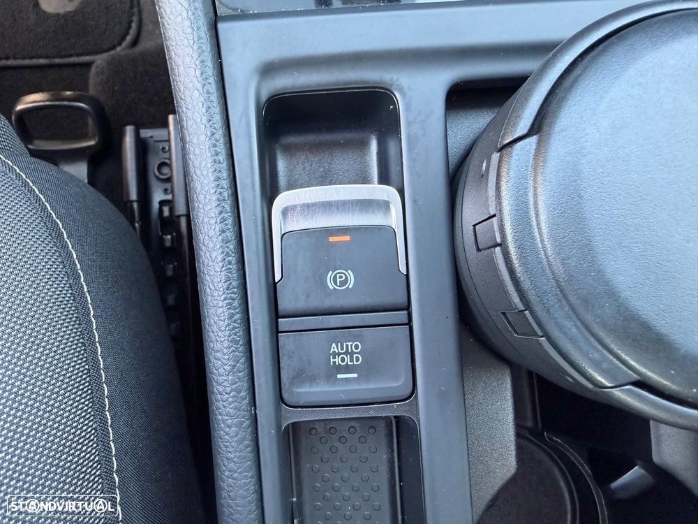 VW Golf 1.6 TDi Highline DSG - 23