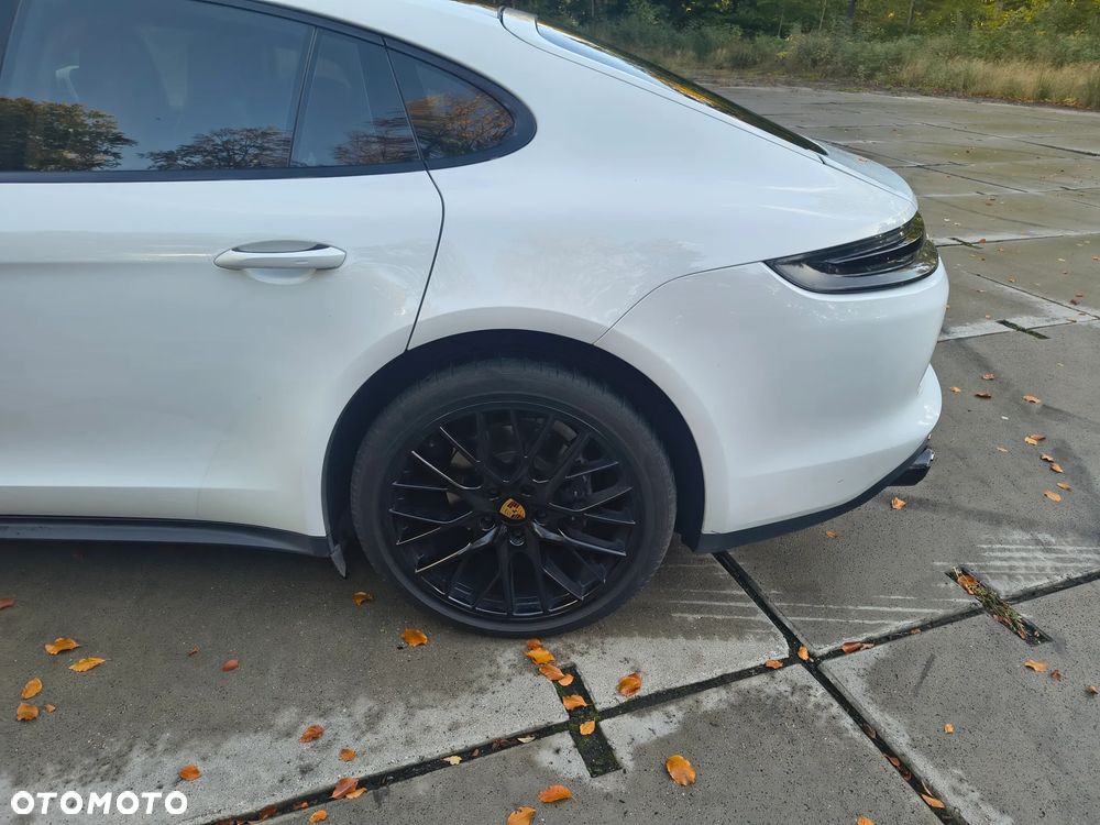 Porsche Panamera 4 - 11