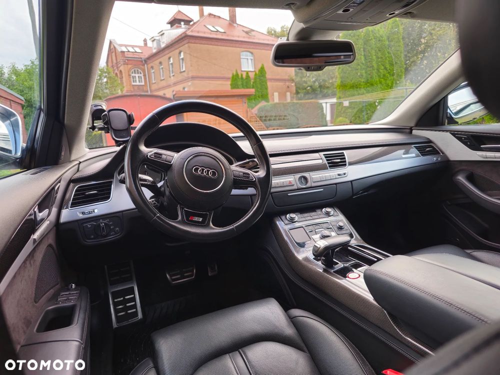 Audi S8 - 22