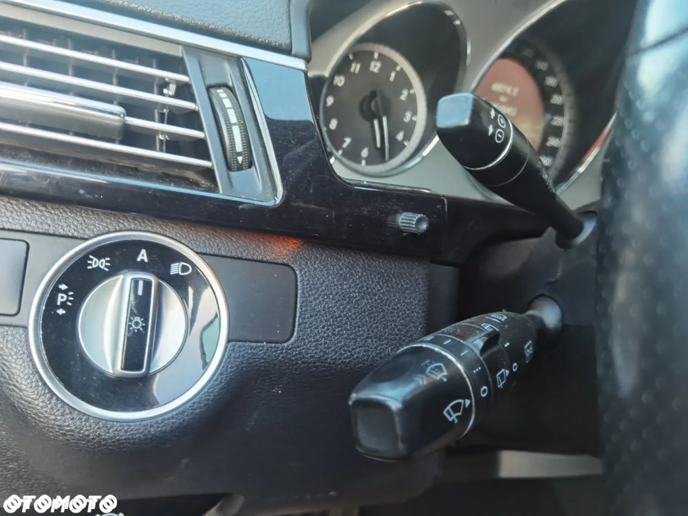 Mercedes-Benz Klasa E 250 CDI 4-Matic BlueEff Avantgarde - 11