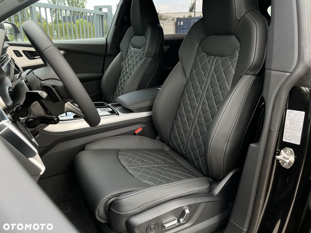Audi Q8 - 24
