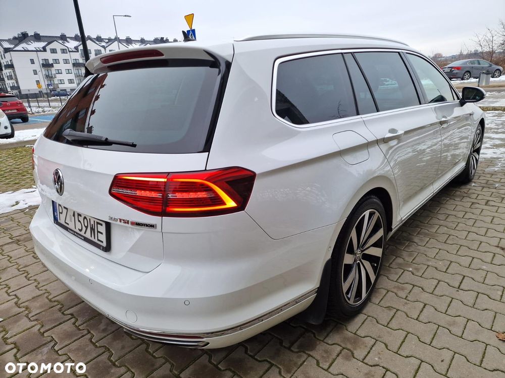 Volkswagen Passat - 4