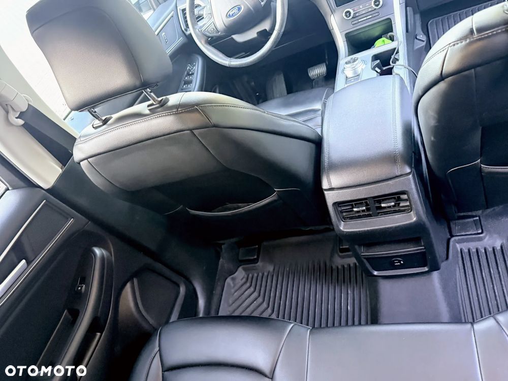 Ford Edge - 11