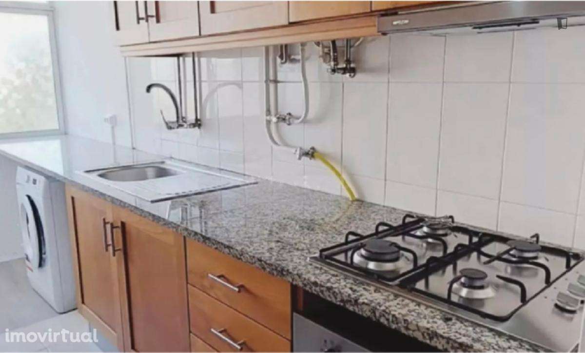 Quarto - localizado em Arregaça Coimbra - Grande imagem: 5/5