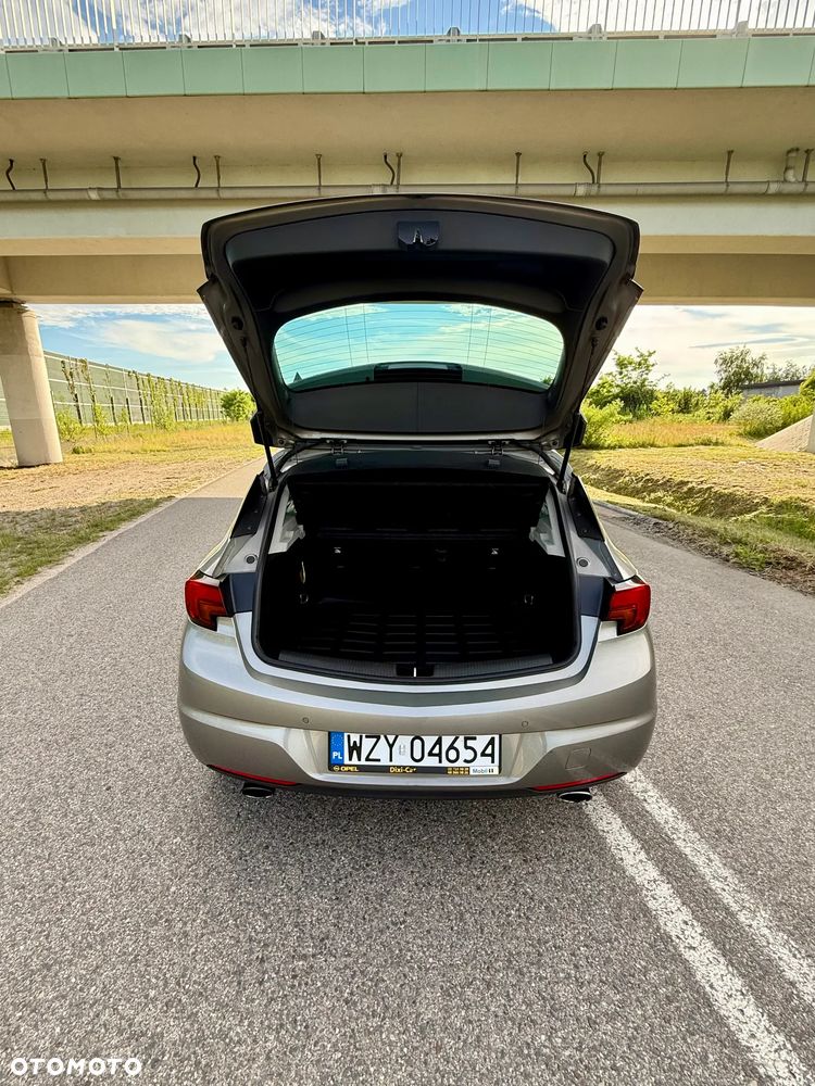 Opel Astra 1.6 T Elite S&S - 9