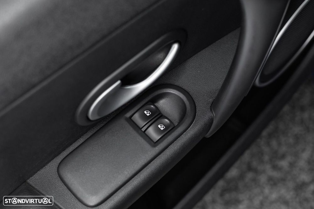 Renault Clio 2.0 16V Gordini RS - 30