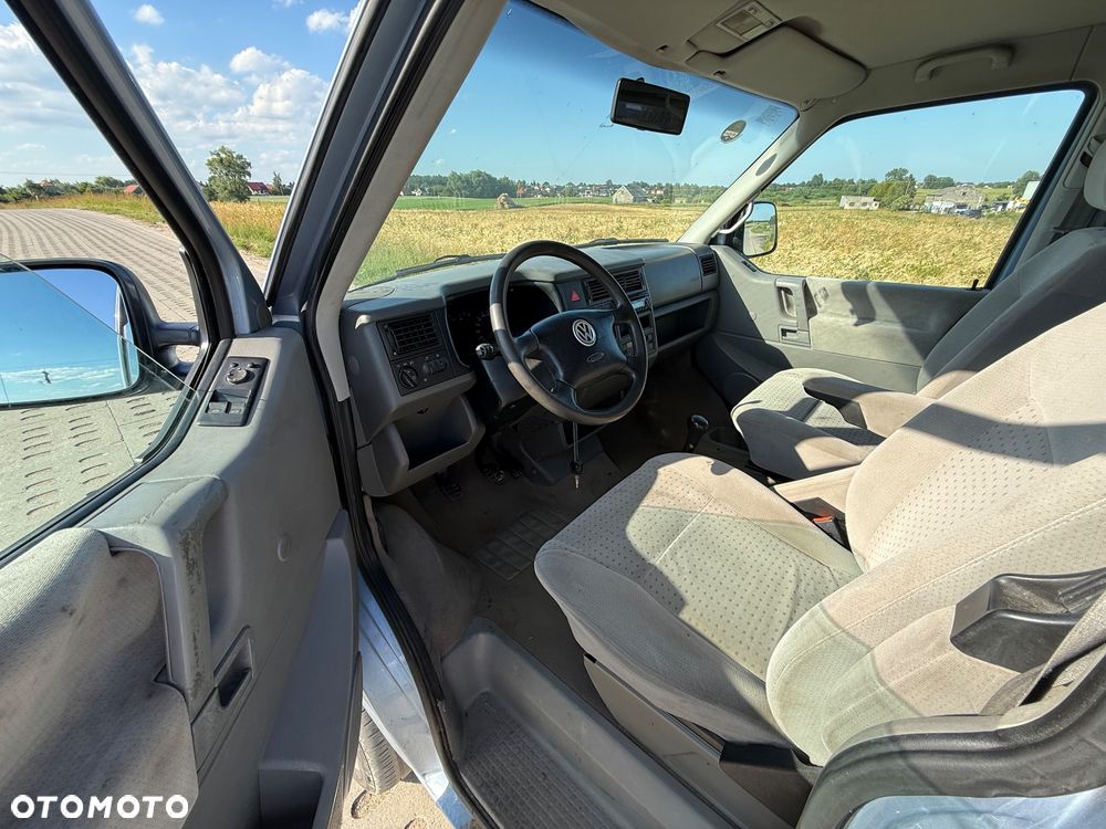 Volkswagen Multivan - 7
