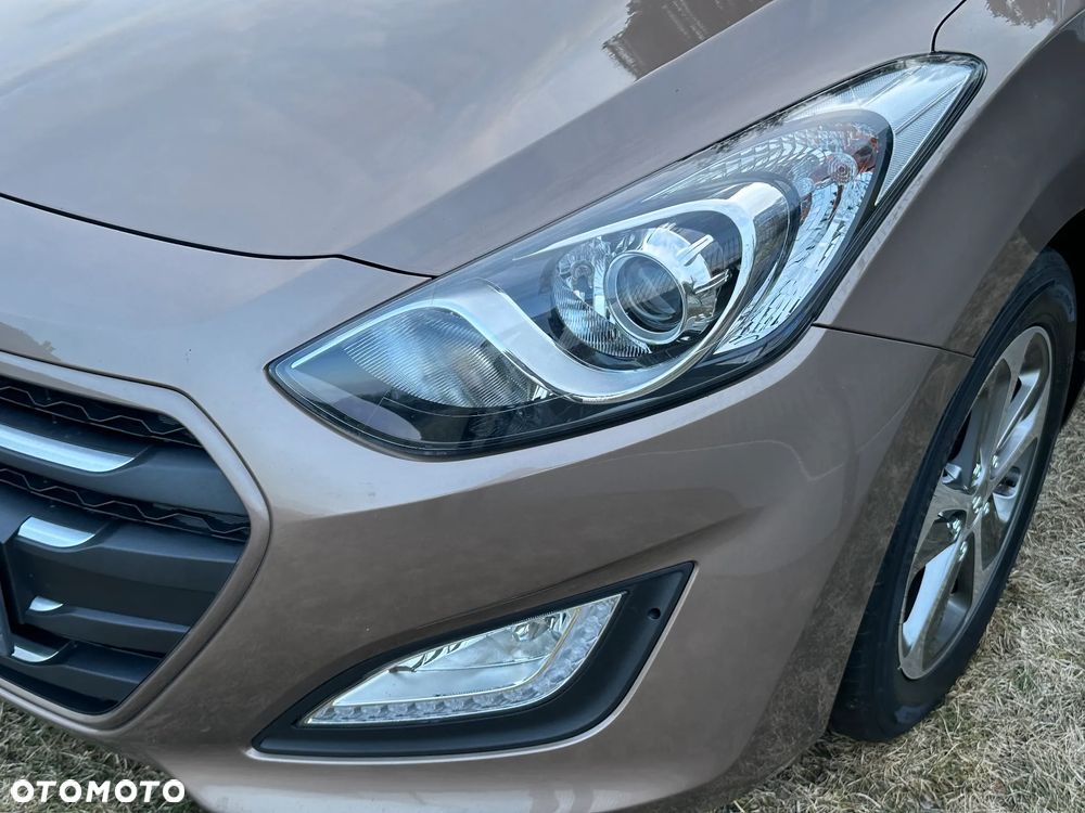 Hyundai i30 1.6 CRDI Trend - 12