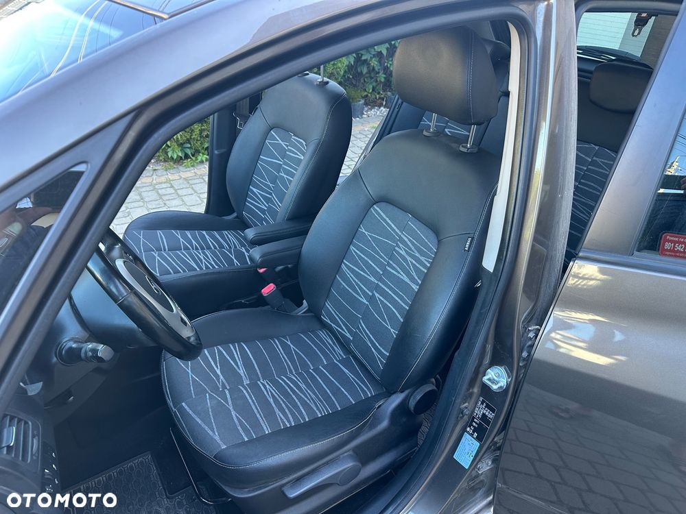 Kia Venga 1.6 Business Line - 24