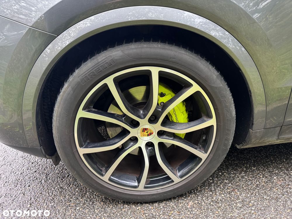 Porsche Cayenne Coupe E-Hybrid - 5