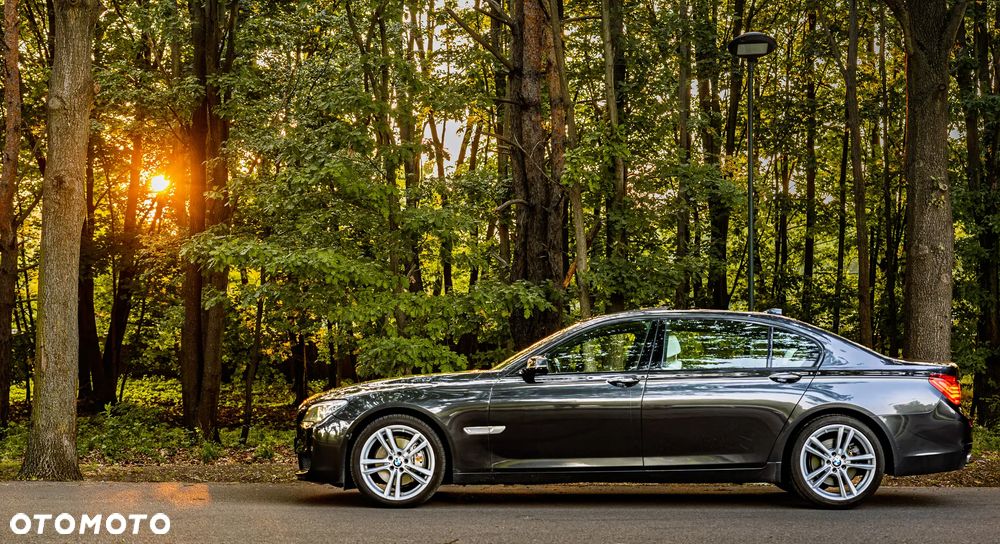 BMW Seria 7 740Li Edition Exclusive - 1