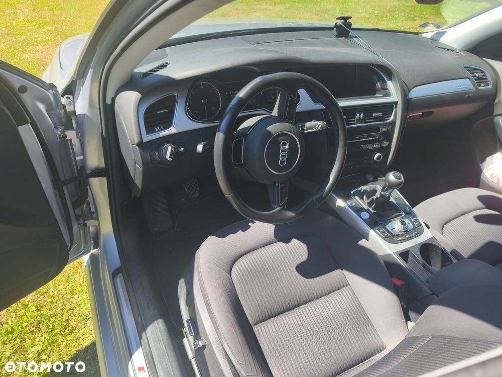 Audi A4 Avant 2.0 TDI DPF clean diesel quattro Attraction - 11