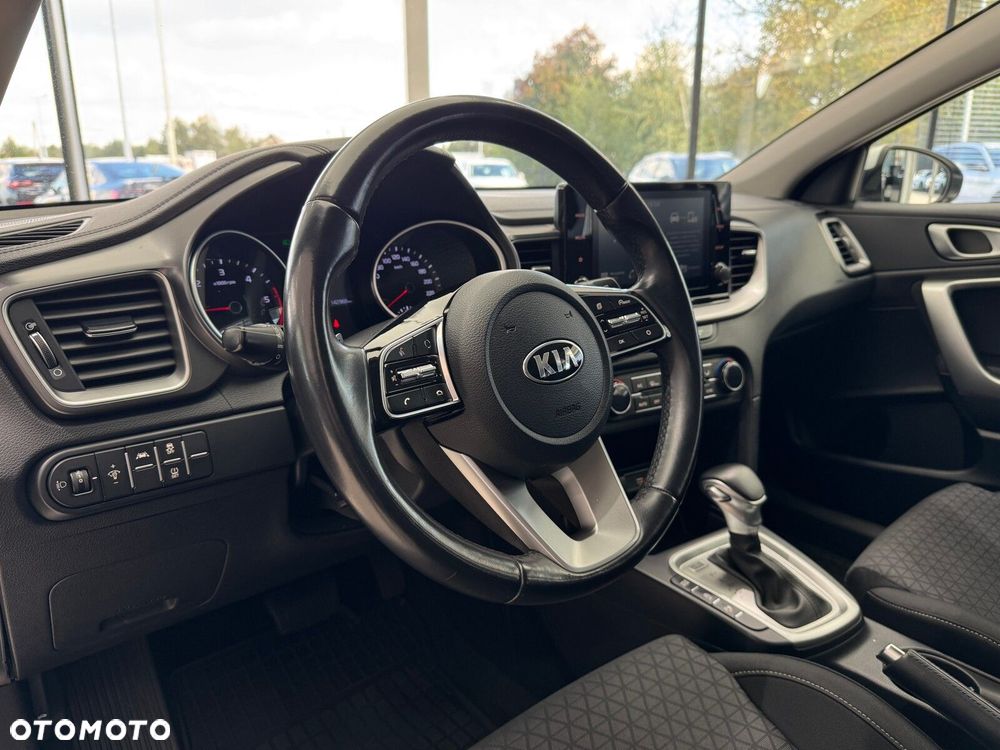 Kia Ceed - 8