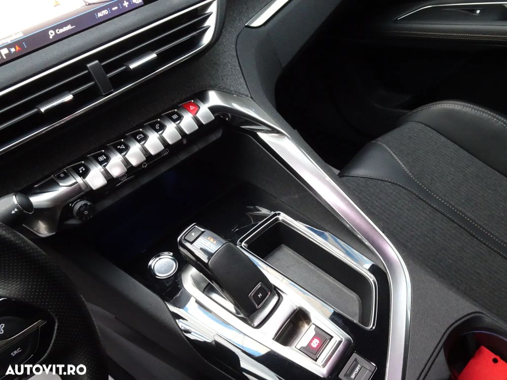 Peugeot 3008 1.2 PureTech Turbo S&S EAT6 GT-Line - 31