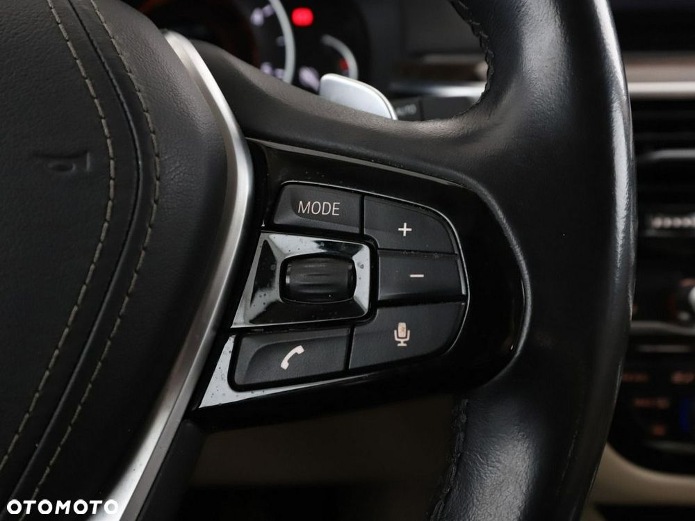 BMW Seria 5 520d Luxury Line - 31