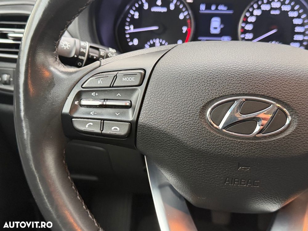 Hyundai i30 1.5 T-GDI 160CP MHEV 5DR M/T Highway - 13