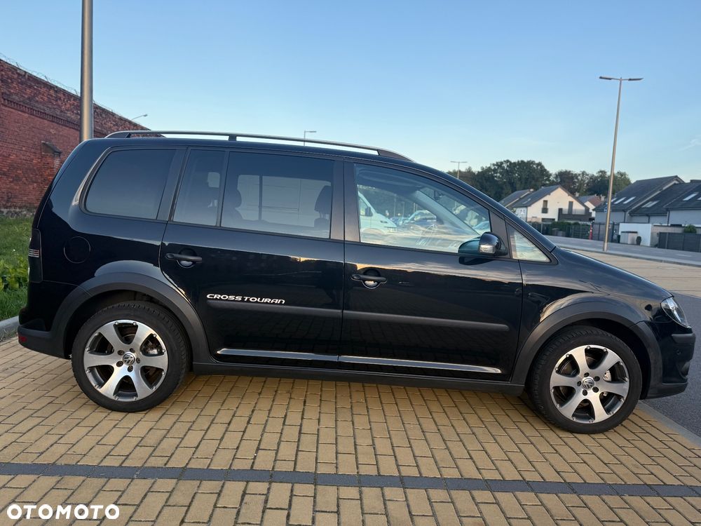 Volkswagen Touran 1.6 Cross - 3